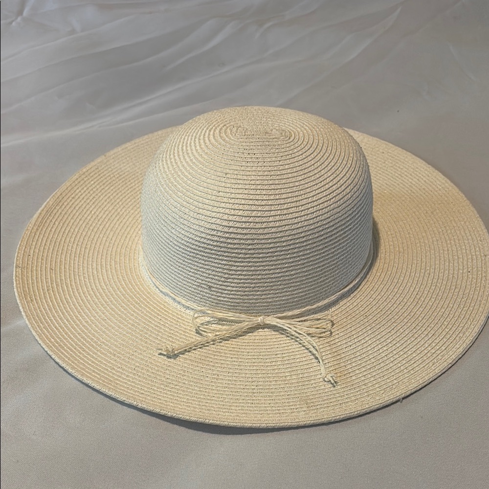 Nine West Cream Wide Brim Hat